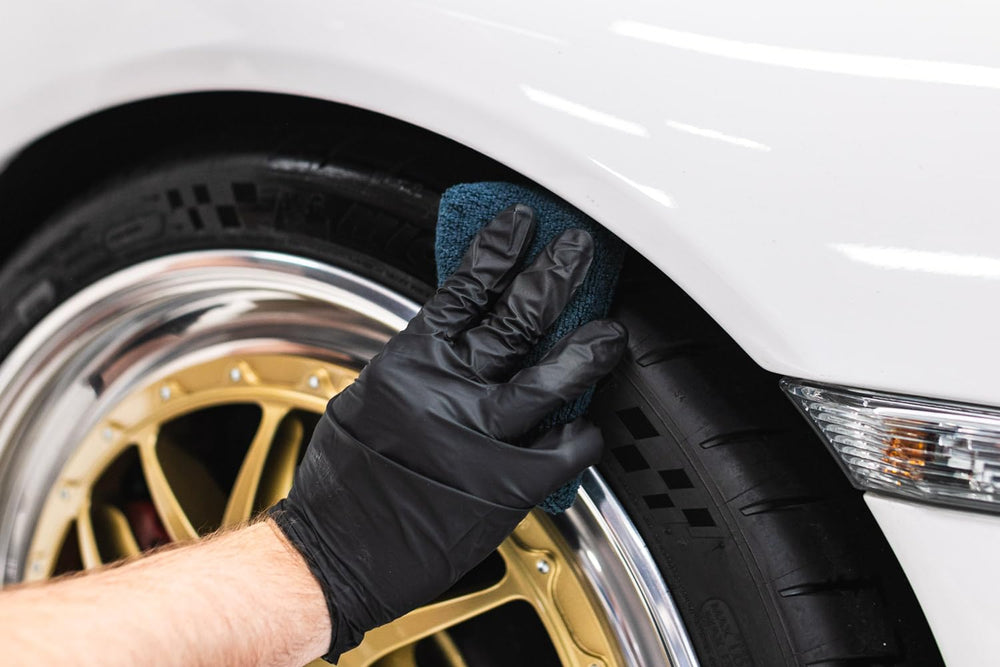 KOCHCHEMIE Tire Glaze helps reduce sling and dripping.
