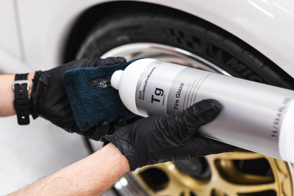 KOCHCHEMIE Tire Glaze on rubber tire shows uniform coverage.