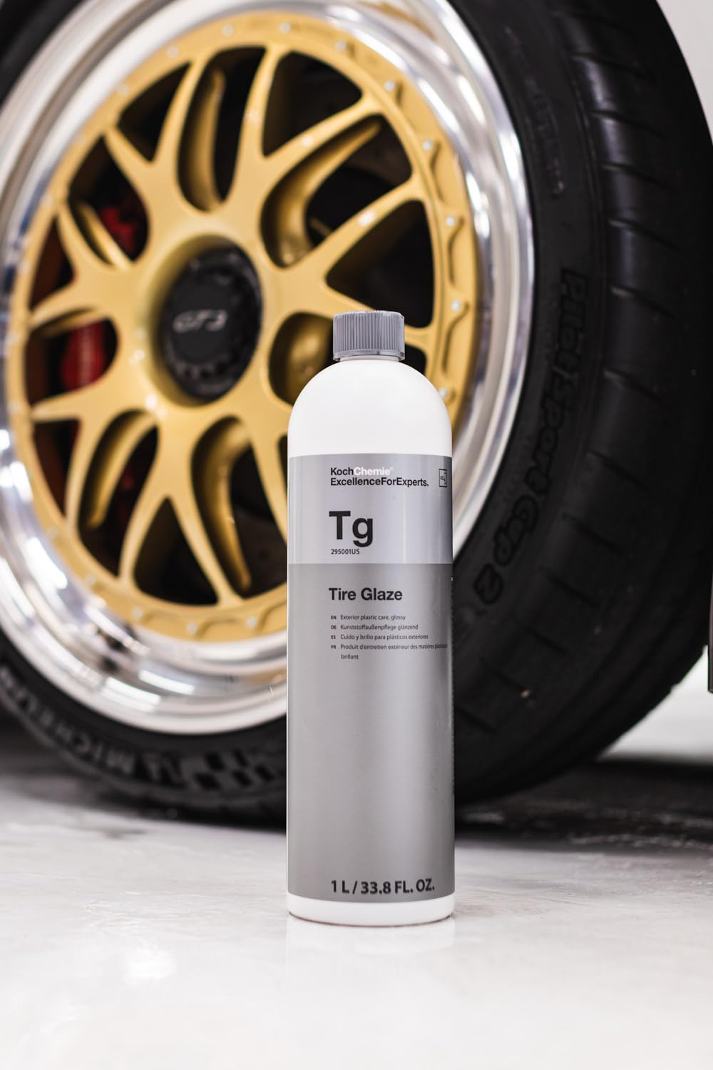 KOCHCHEMIE Tire Glaze comes in a 1 liter bottle for detailing.