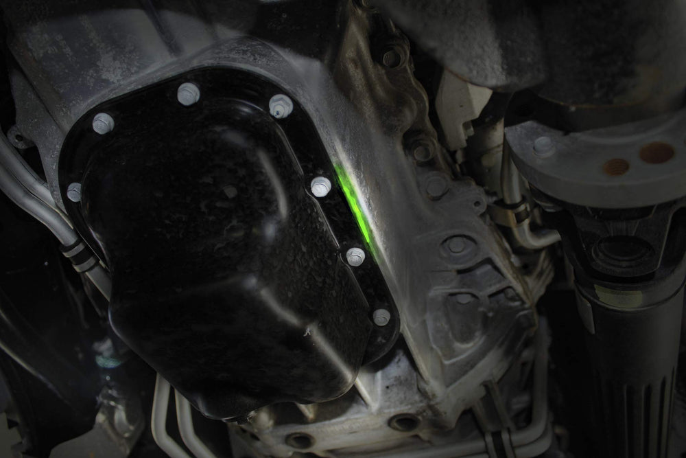 LeakFinder LF2008 dye fluoresces yellow-green under UV for precise trace leaks.