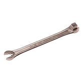 Lewmar clutch nut lever for windlass installation with precise tensioning.