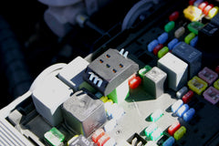 Lisle test leads and clamps with jumpers simplify live circuit testing.