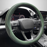 LKWLIKEI 15-inch steering wheel cover provides secure, comfortable grip.