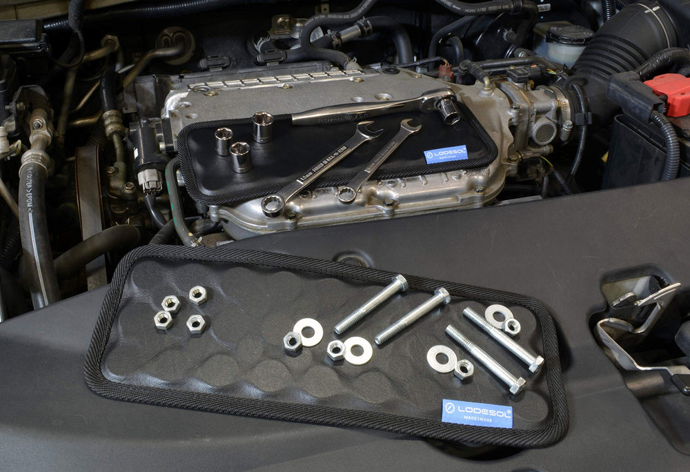 Lodesol MP2716 mounted on a fender demonstrates surface-safe magnetic hold.