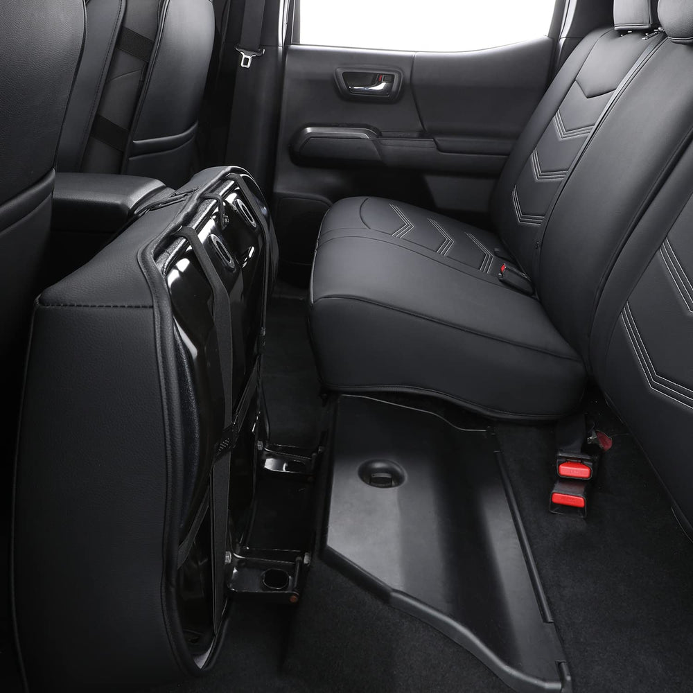 LUCKYMAN CLUB padded cushioning detail enhances seat comfort