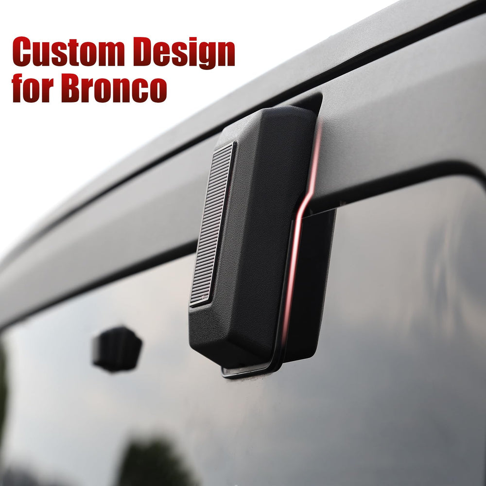 4-door Bronco fit showing synchronized lighting with factory system.