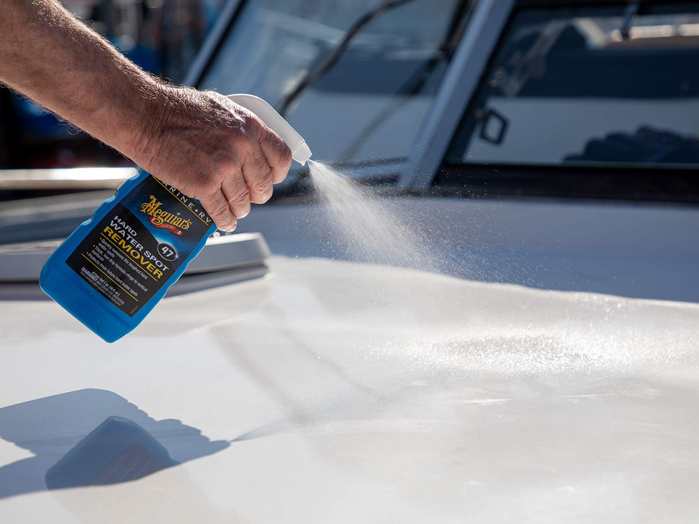 Meguiar's M4716 fiberglass safe, scratch-free water spot removal on marine surfaces