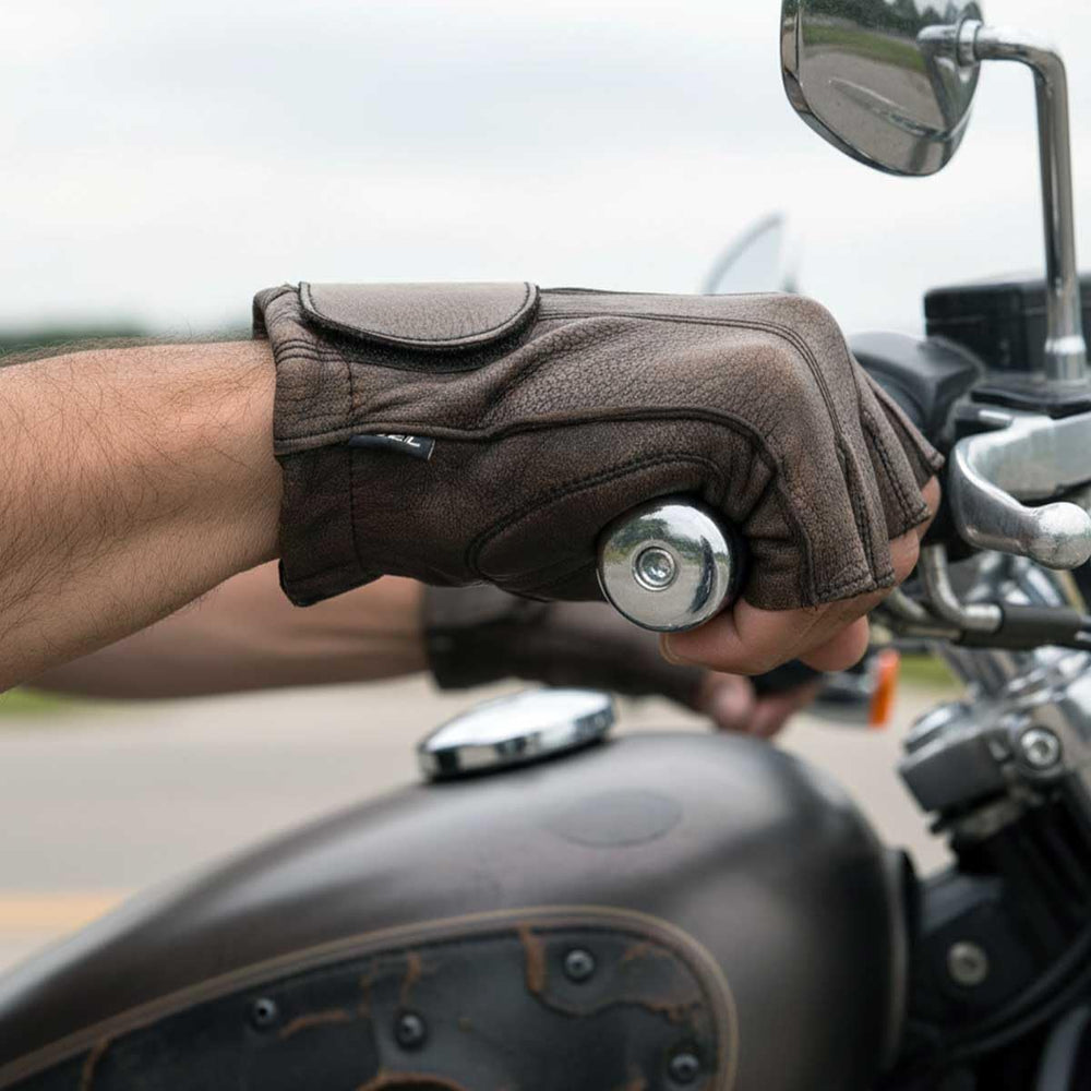 Full-panel coverage Milwaukee Leather gloves for durability