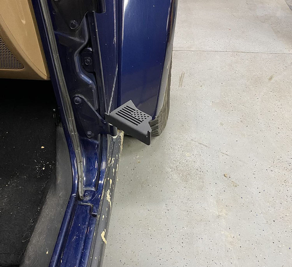 Step-by-step view of MOEBULB installation: remove door and prepare hinge