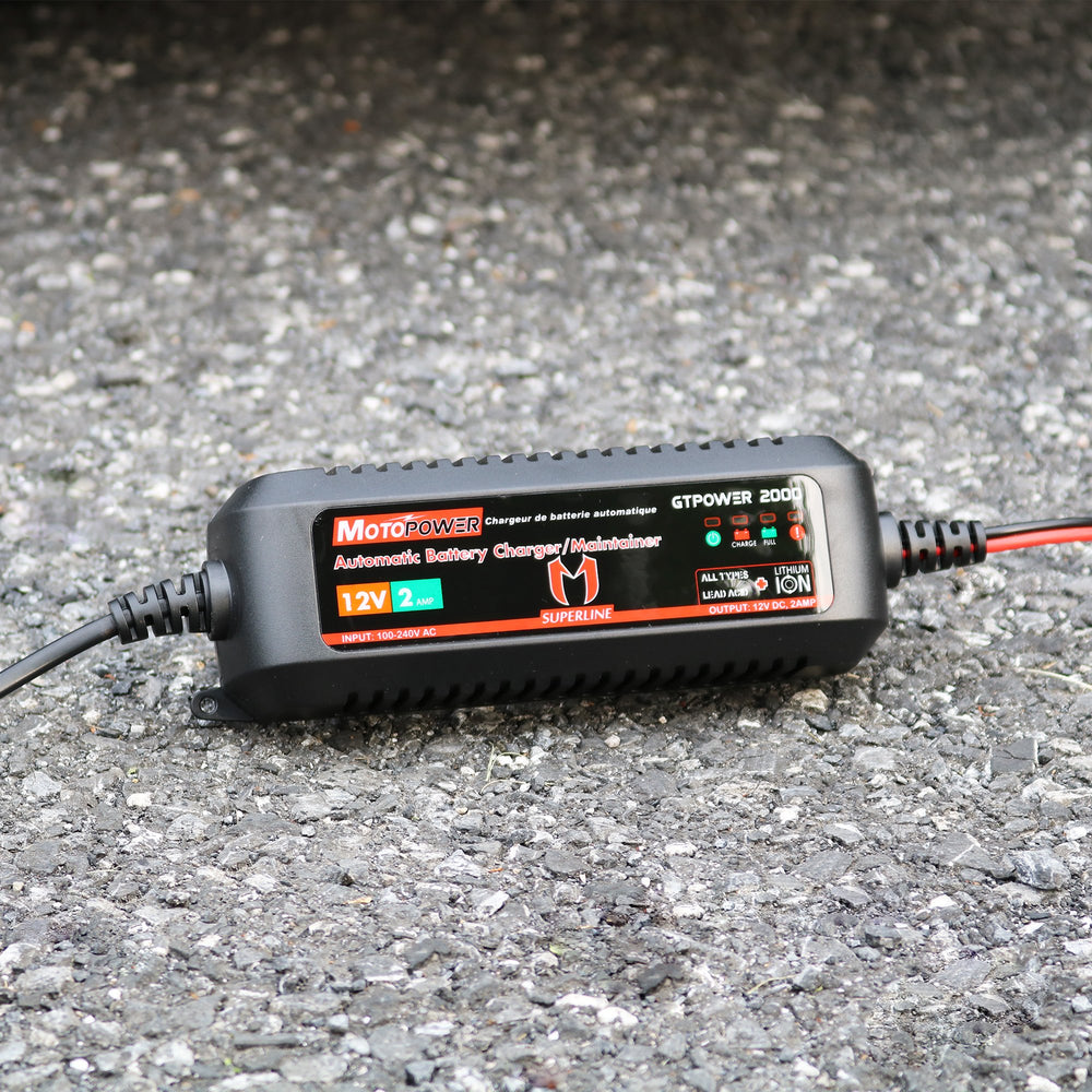 MOTOPOWER MP00207A car battery usage demonstrates reliable charging on the go