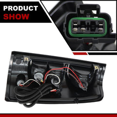 Nakkaa tail-light packaging promotes safe handling and storage.