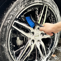 NIKCOSMK all-in-one cleaning kit for versatile wheel and tire care