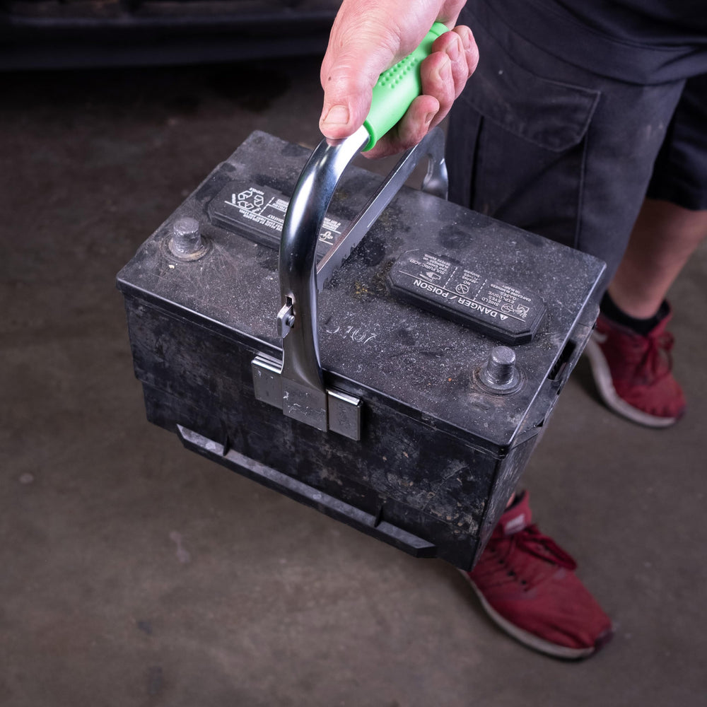 OEMTOOLS 25316 mechanics-tool supports quick, controlled battery changes