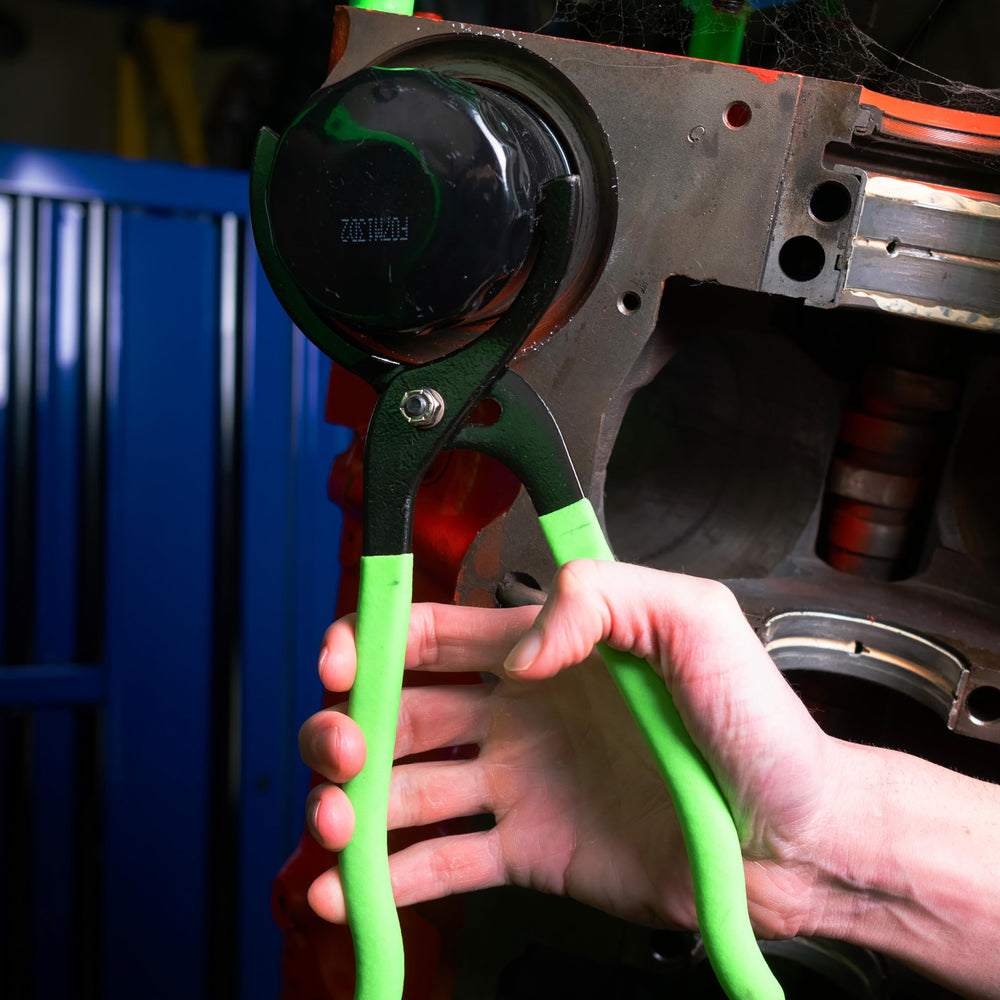 OEMTOOLS 25320 cushioned vinyl grips provide comfort during longer use.