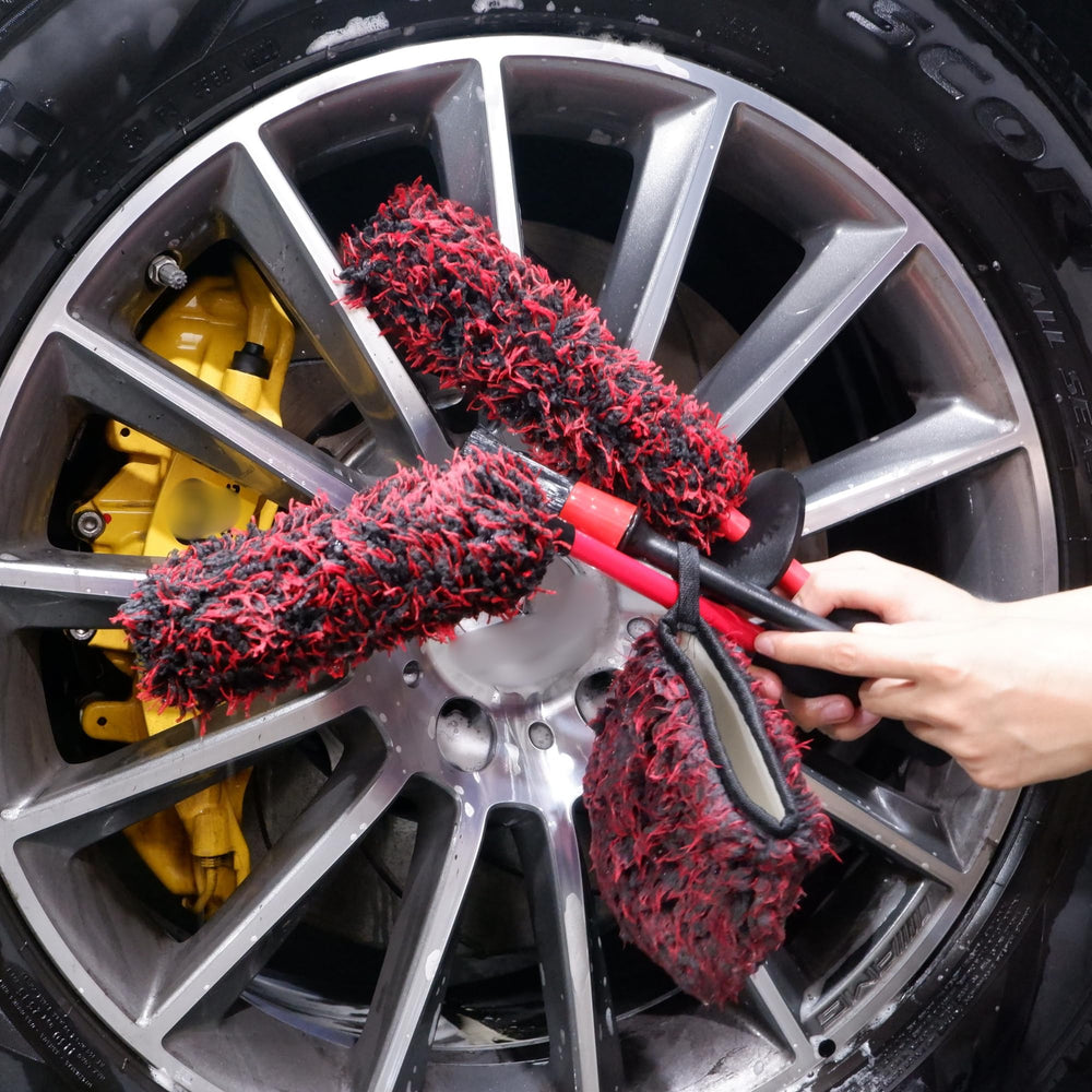 oesee long-handle wheel brush eases access to tight wheel spokes.