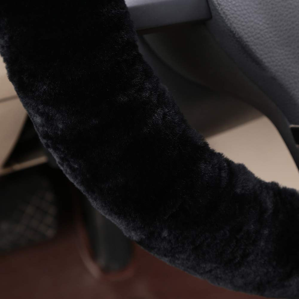 OGLAND anti-slip design helps secure grip during drives