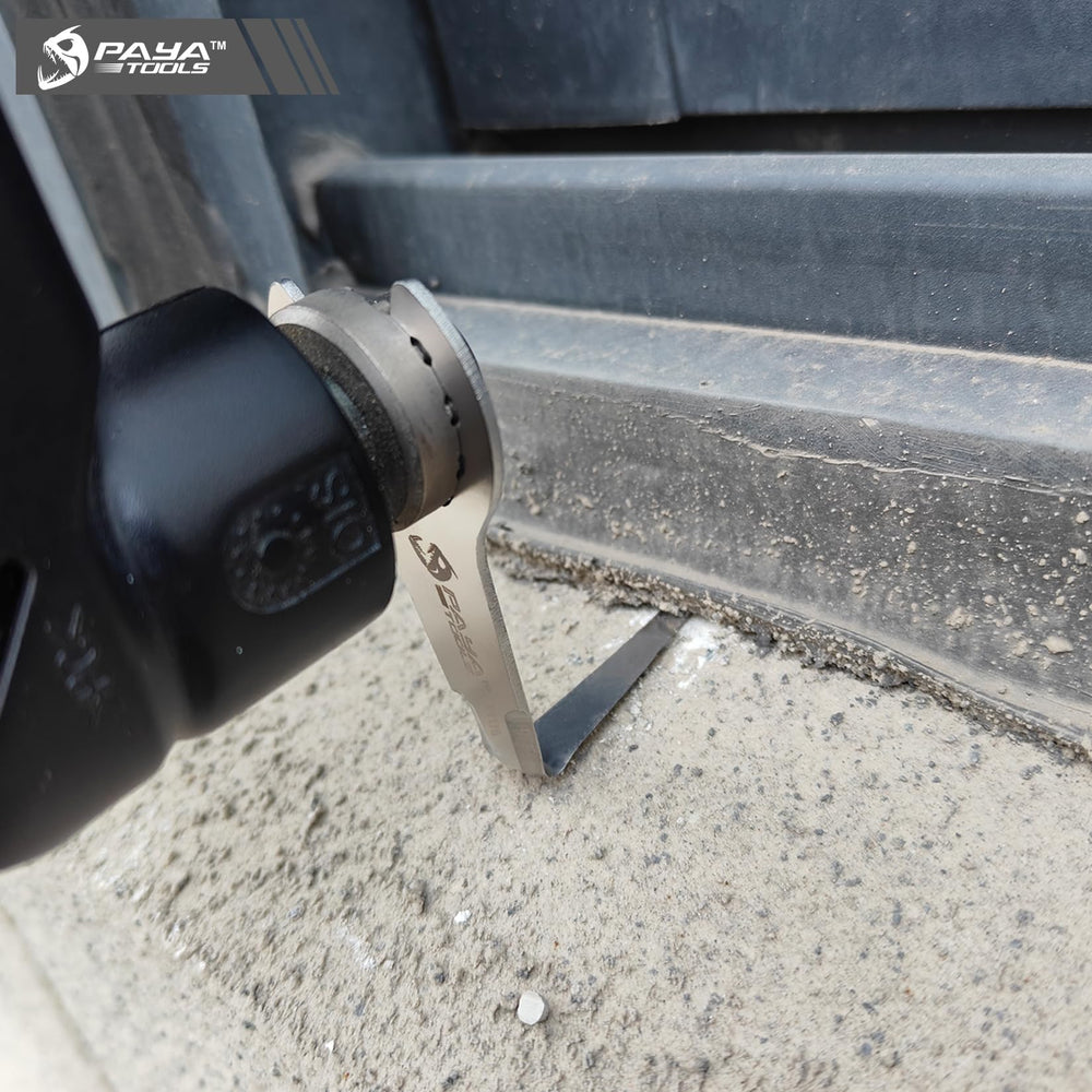 PAYA TOOLS L-shaped Design reaches confined gaps without extra effort.