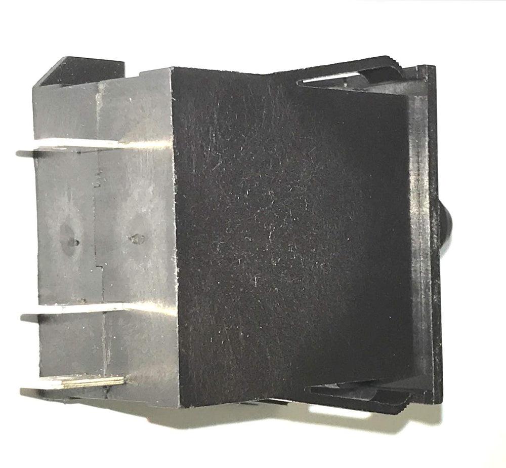 Peg Perego MEPU0001 in-vehicle fitment illustration demonstrates 12V HPX compatibility.