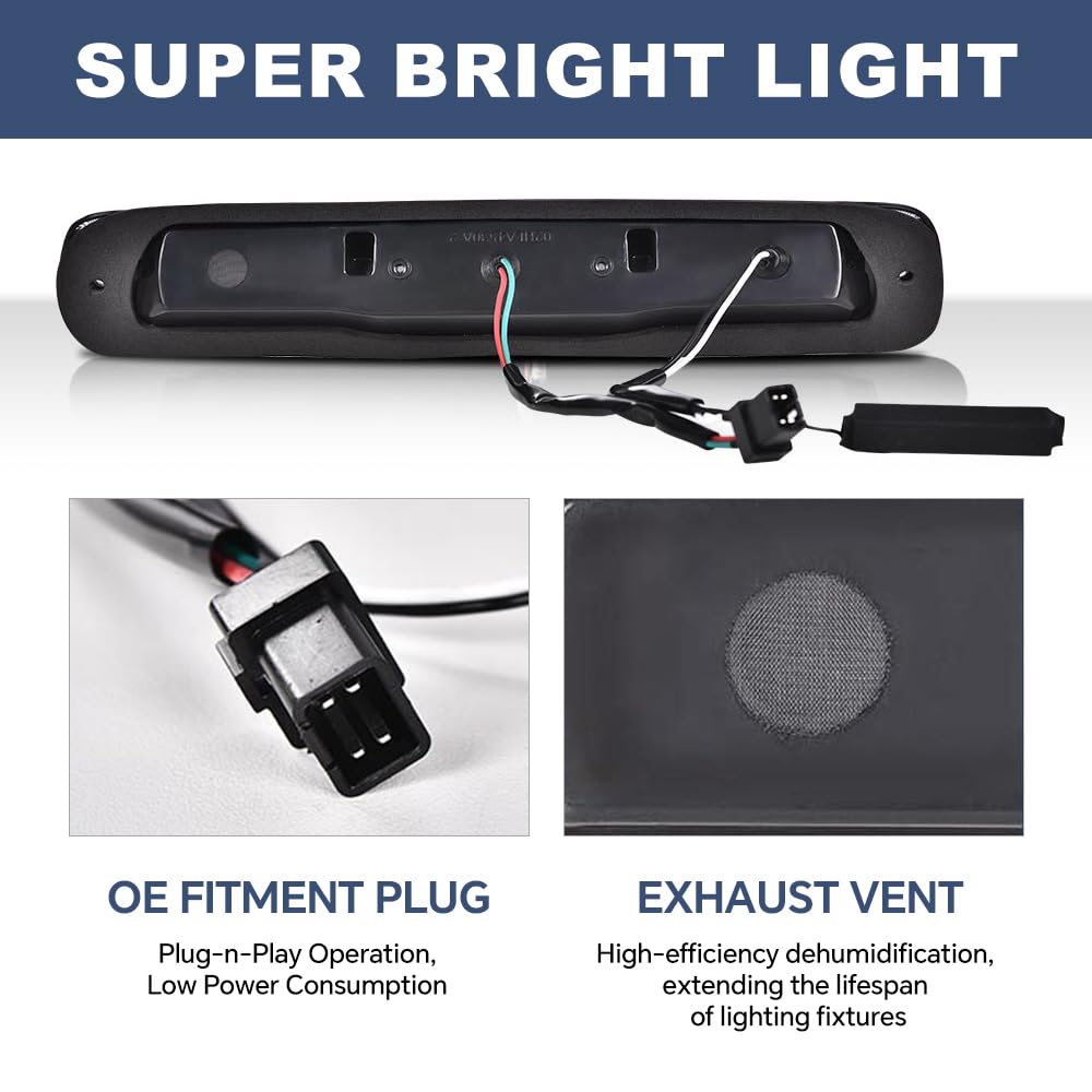 PIT66 third brake light for GMC Sierra 1999-2007 with clear lens enhances rear visibility.