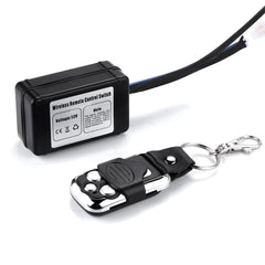 RACBOX LED light bar remote control enables quick on/off operation.