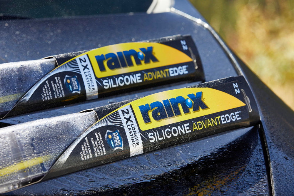 Rain-X advanced spring beam technology ensures uniform pressure for top wipe quality.