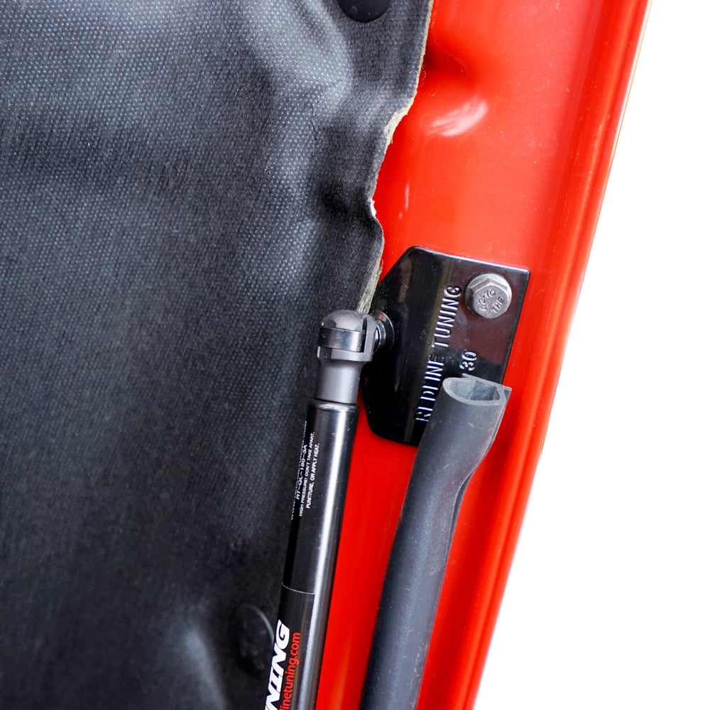 All-black hardware detail on Hood Quicklift Plus with corrosion-resistant coating close-up.
