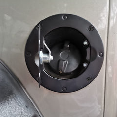 RERPRO locking gas cap cover protects the fuel area from dust and mud on TJ