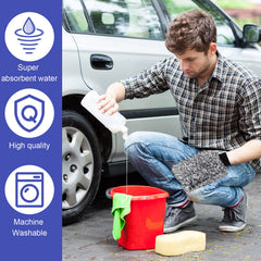 Riakrum mitt in action on car surface delivering even cleaning.