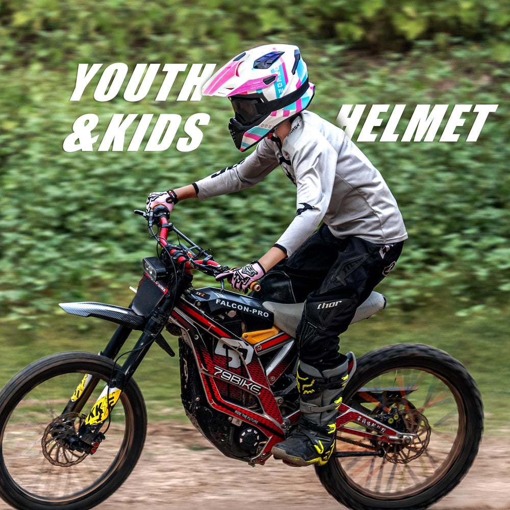 Roozo youth helmet in four sizes to fit growing riders