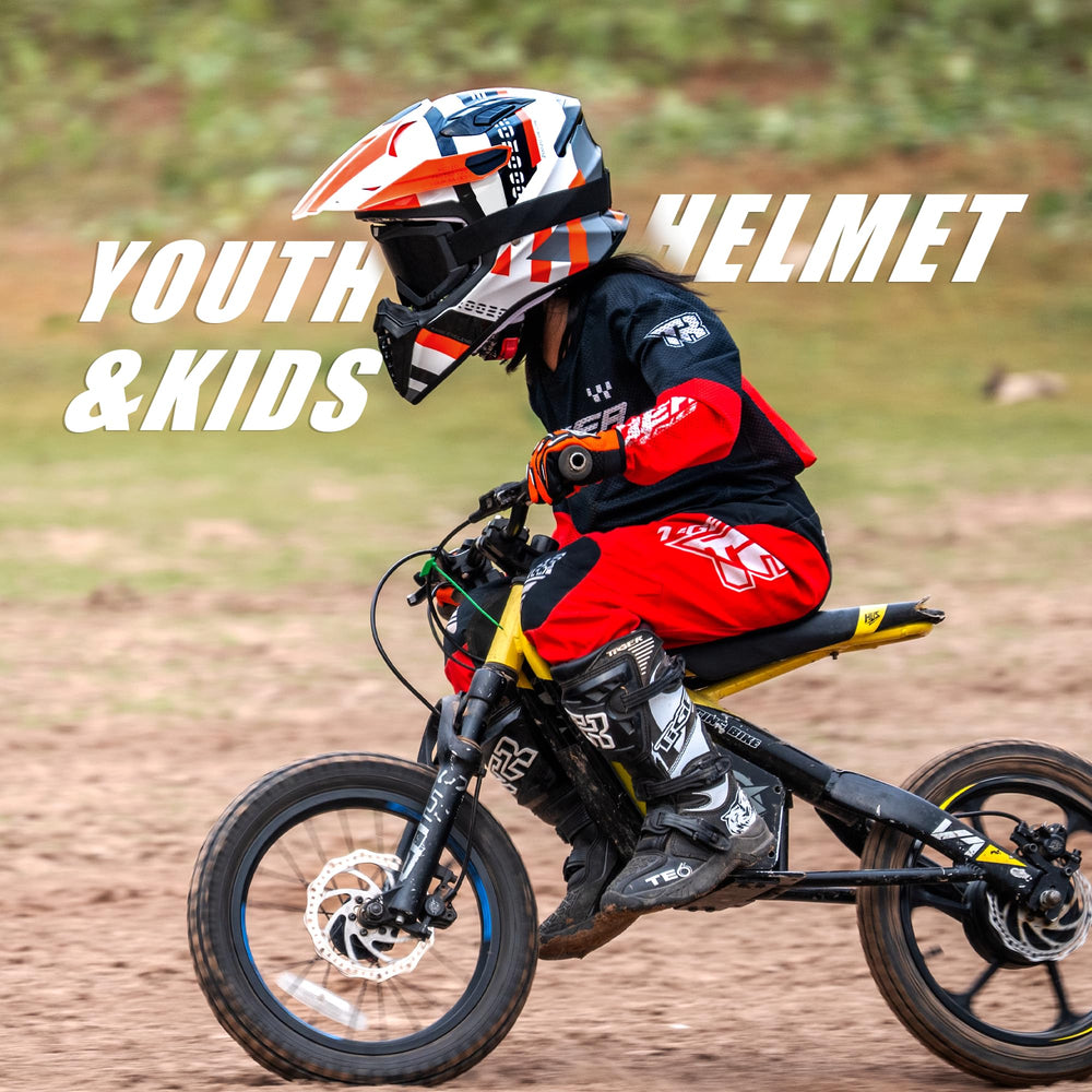 Roozo Youth Dirt Bike Helmet soft interior close-up for comfort