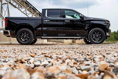 Vehicle with increased ground clearance from the leveling kit