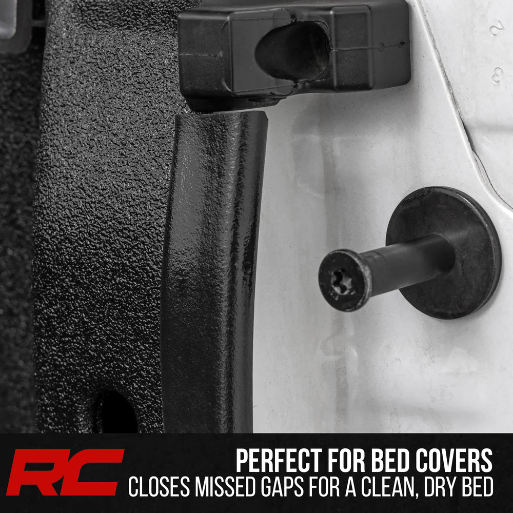 Rough Country bed seal with tonneau cover enhances sealing