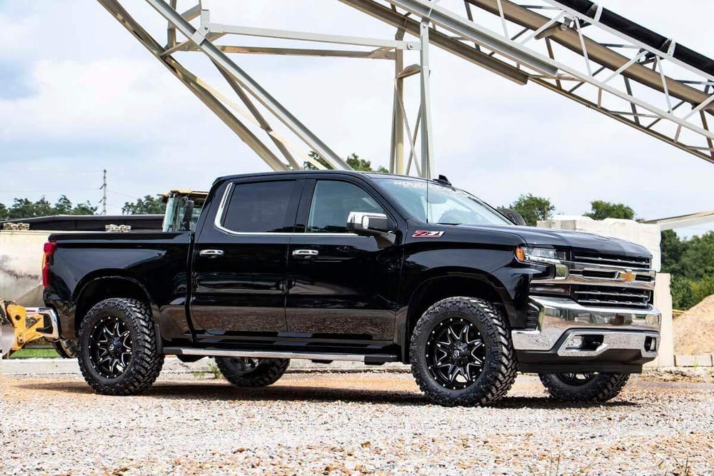 Rough Country 2-Inch lift tolerates daily driving while increasing ground clearance.