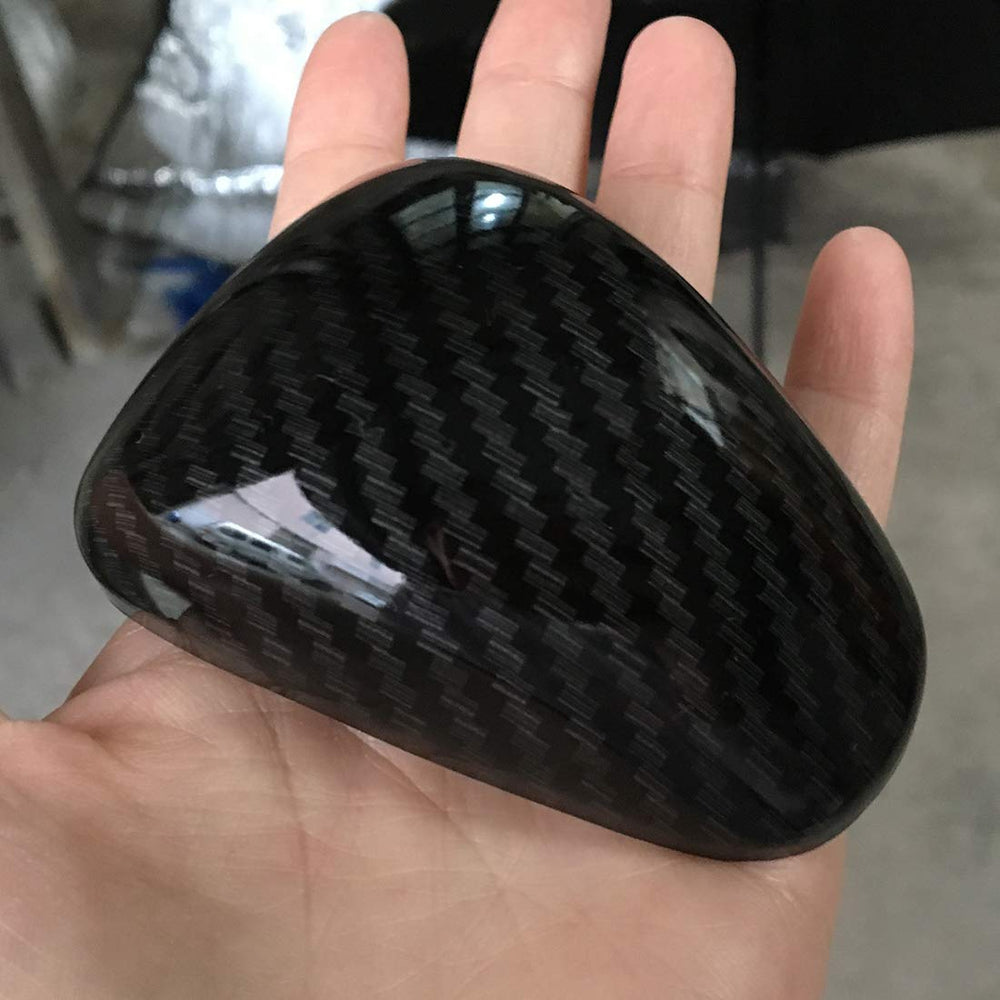 Ruihe carbon-fiber accent creates refined cabin detail