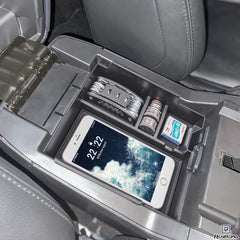 RUNROAD under-armrest storage extension creates extra organization space.