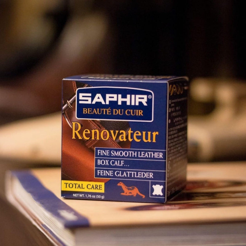 SAPHIR Renovator used in circular motions for even coverage.