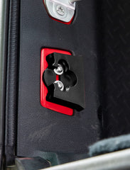 Sound‑reducing effect of TL01 reducing tailgate noise during driving.
