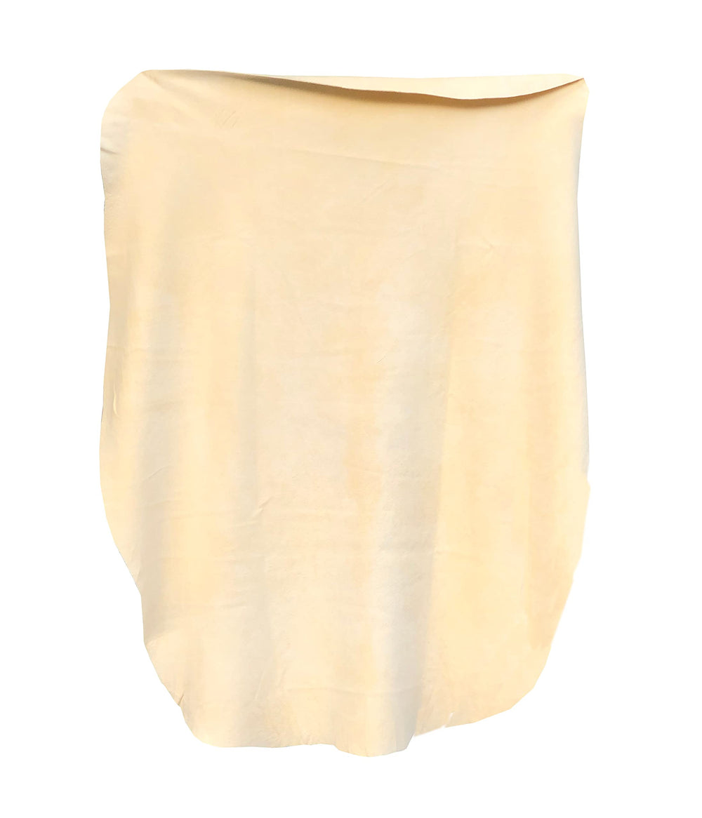 SHEEPSKIN ELITE chamois car-drying towel delivers fast water pickup with a gentle touch.