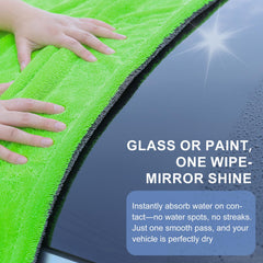 Twisted-loop microfiber detail from Singrune demonstrates rapid water absorption.