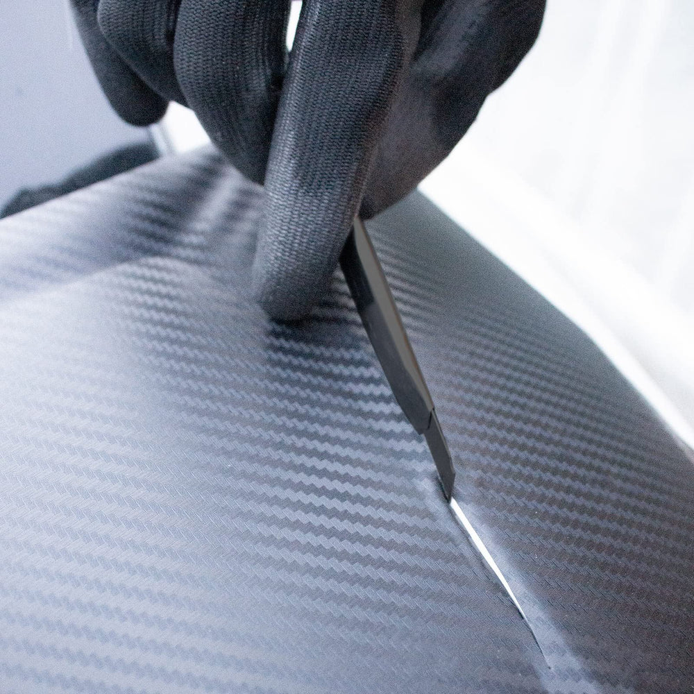 Spanno work gloves protect hands during cutting and smoothing tasks.