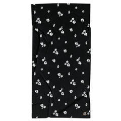 Quick-dry microfiber fabric dries fast after workouts