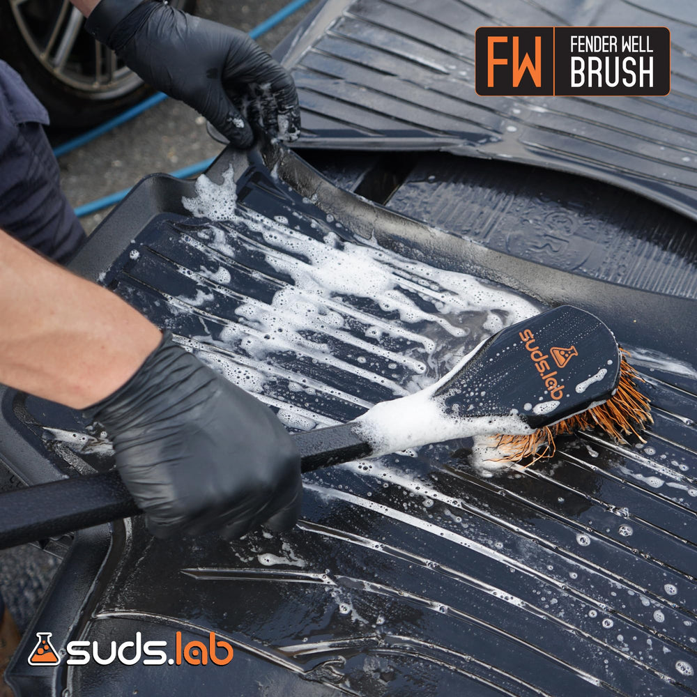 Suds Lab FW Enhanced bristle density boosts scrubbing coverage on wheels.