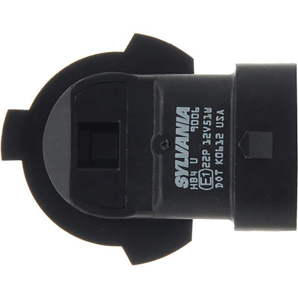 Sylvania 9006 Basic beam-pattern demo showing consistent illumination.