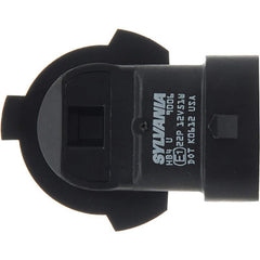Sylvania 9006 Basic beam-pattern demo showing consistent illumination.