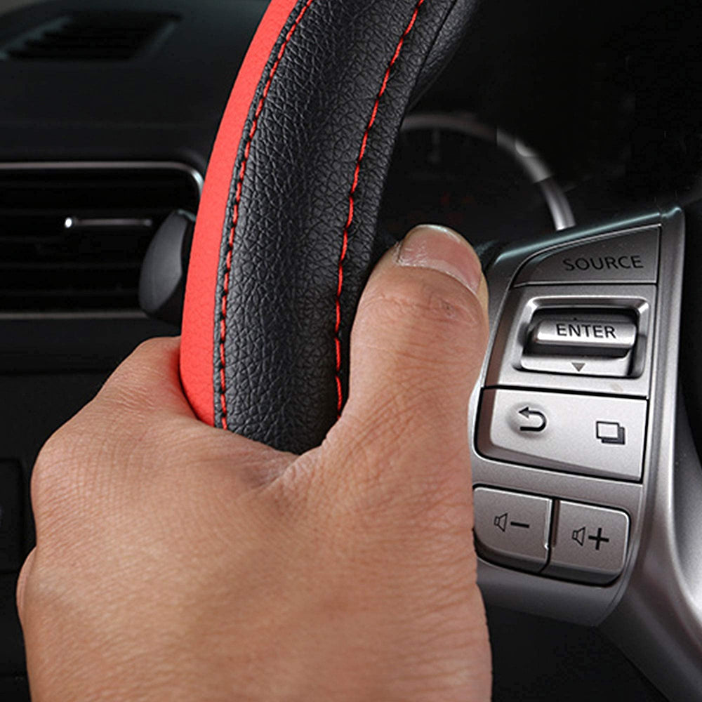Szttswamp protects hands from sweat while driving with a soft inner layer.