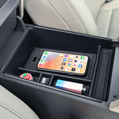 TACOBRO durable ABS tray withstands daily use in the Murano.