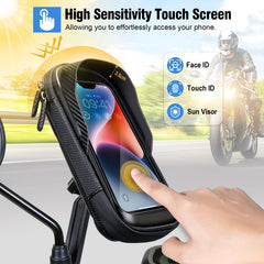 TEUEN large-capacity pocket holds cards and keys securely.