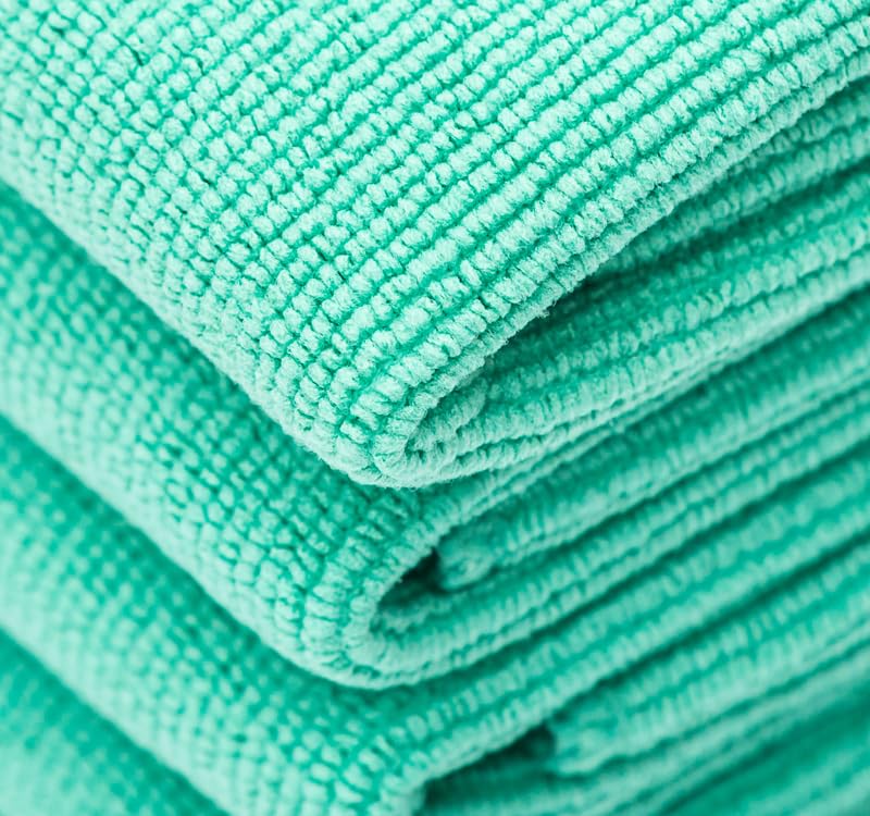 The Rag Company The Pearl towel ceramic coating leveling performance in action.