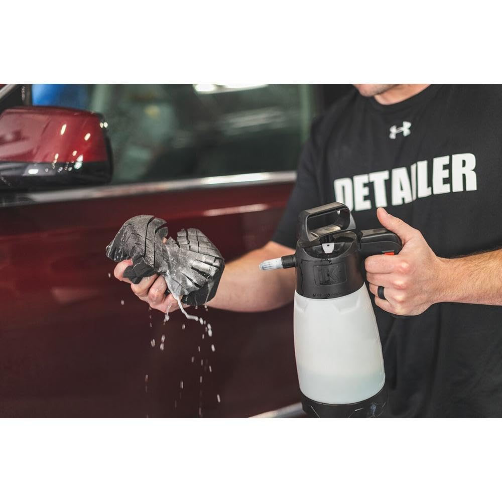 The Rag Company Ultra Safe Sponge ergonomic hold shows comfortable grip during detailing sessions.