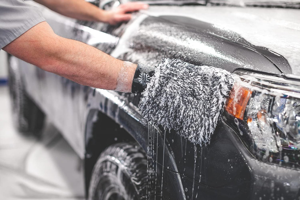 Cyclone Ultra Wash Mitt closeup highlighting plush fibers and lint-free finish.